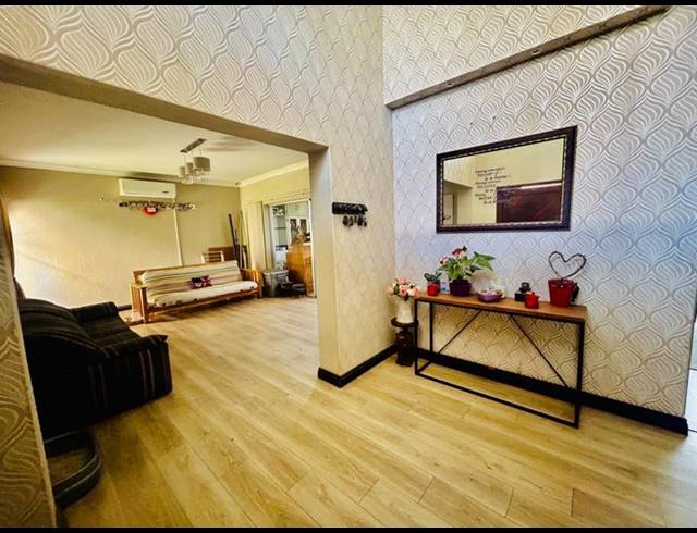 3 BEDROOM HOUSE FOR SALE IN VANDERBIJLPARK SE 2